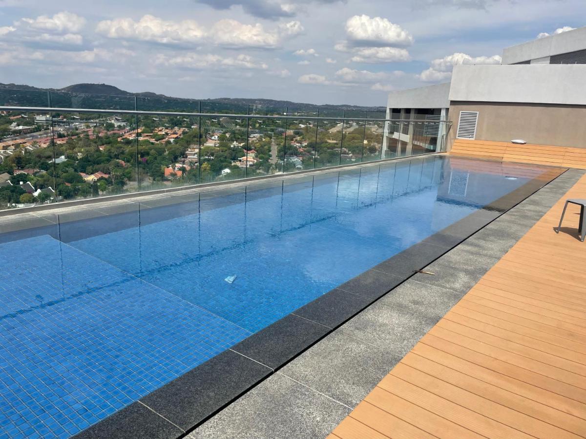 Menlyn Maine Trilogy Hotel Pretoria Ngoại thất bức ảnh