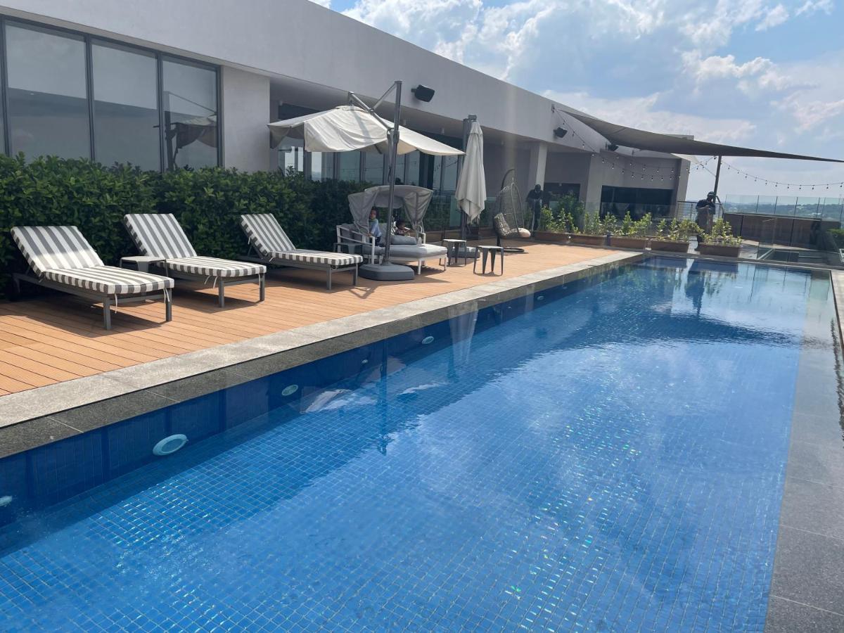 Menlyn Maine Trilogy Hotel Pretoria Ngoại thất bức ảnh