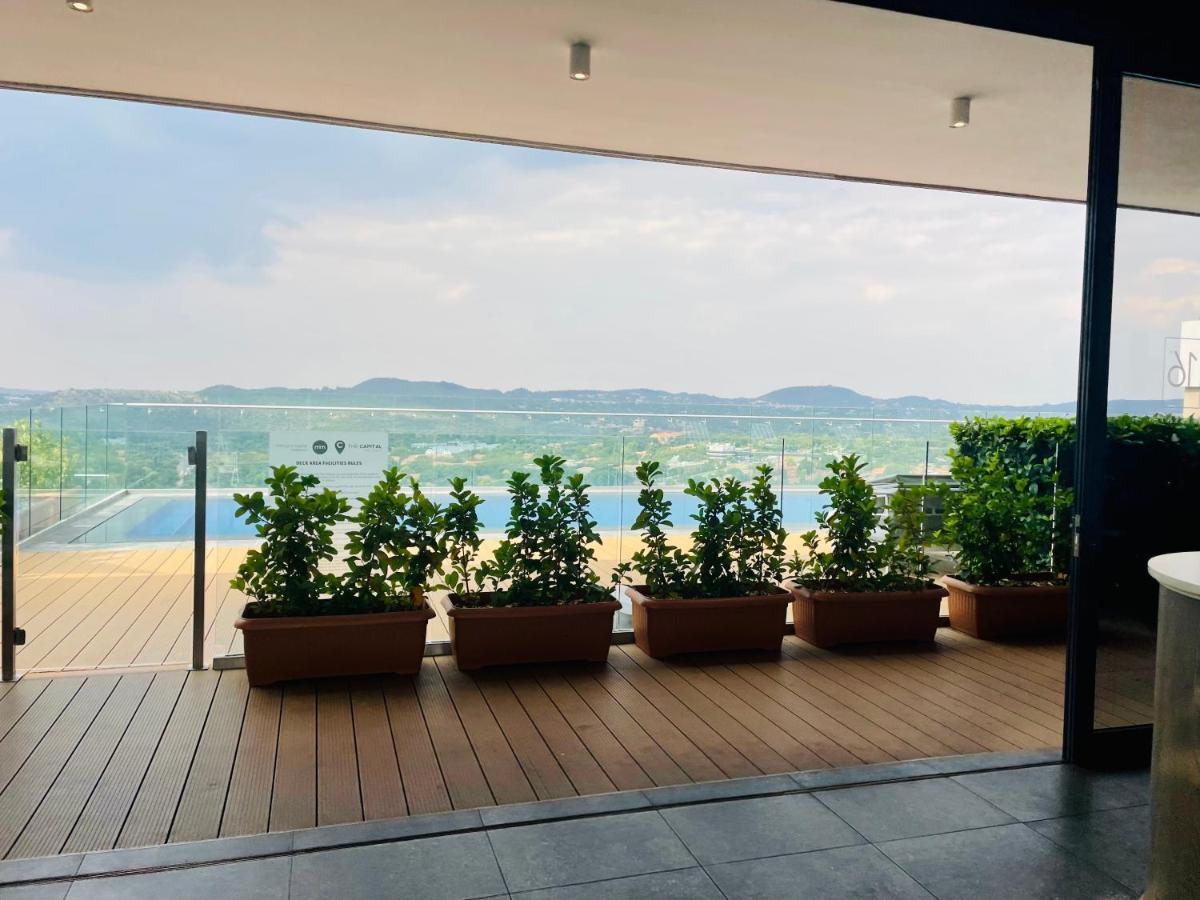 Menlyn Maine Trilogy Hotel Pretoria Ngoại thất bức ảnh