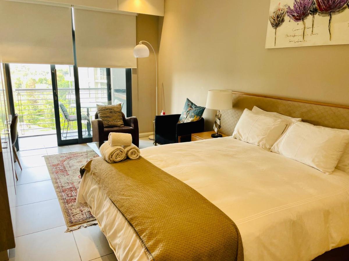 Menlyn Maine Trilogy Hotel Pretoria Ngoại thất bức ảnh